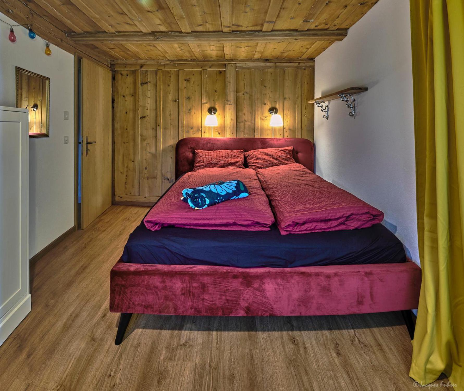 Uelis-Stöckli-Gästezimmer auf belebtem Bauernhof mit Hotpot und Alpakatrekking Meikirch Exterior foto