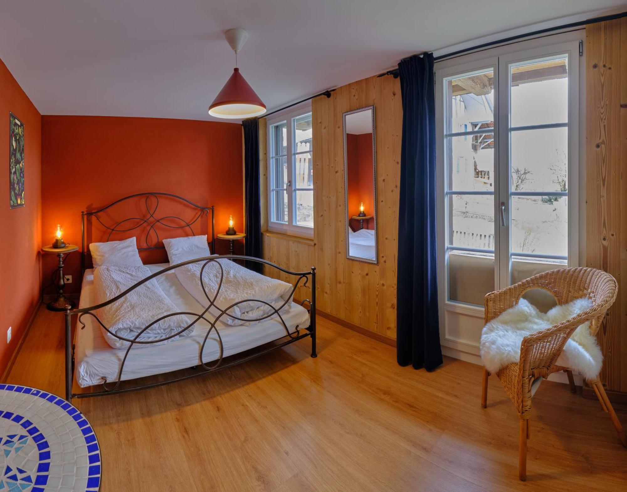 Uelis-Stöckli-Gästezimmer auf belebtem Bauernhof mit Hotpot und Alpakatrekking Meikirch Exterior foto