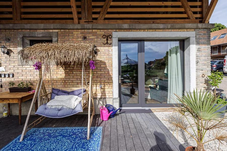Uelis-Stöckli-Gästezimmer auf belebtem Bauernhof mit Hotpot und Alpakatrekking Meikirch Exterior foto