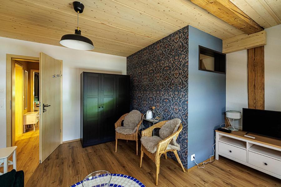 Uelis-Stöckli-Gästezimmer auf belebtem Bauernhof mit Hotpot und Alpakatrekking Meikirch Exterior foto