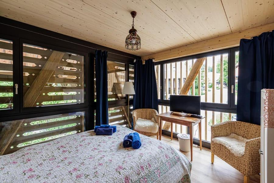 Uelis-Stöckli-Gästezimmer auf belebtem Bauernhof mit Hotpot und Alpakatrekking Meikirch Exterior foto