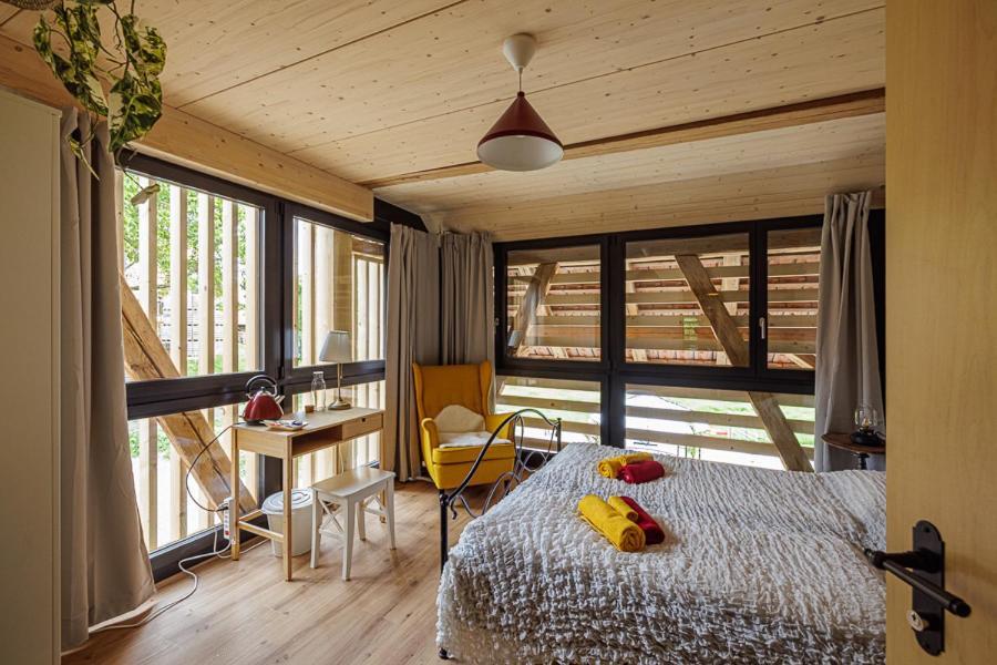 Uelis-Stöckli-Gästezimmer auf belebtem Bauernhof mit Hotpot und Alpakatrekking Meikirch Exterior foto
